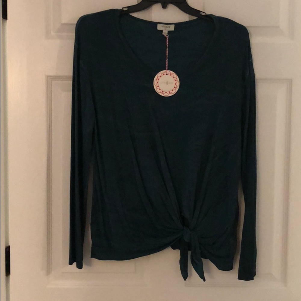 Umgee Large dark green top
